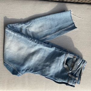 Zara Skinny Denim Raw Hem Jeans!